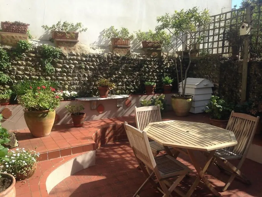 Seaside Garden Flat In Kemp Town Brighton
